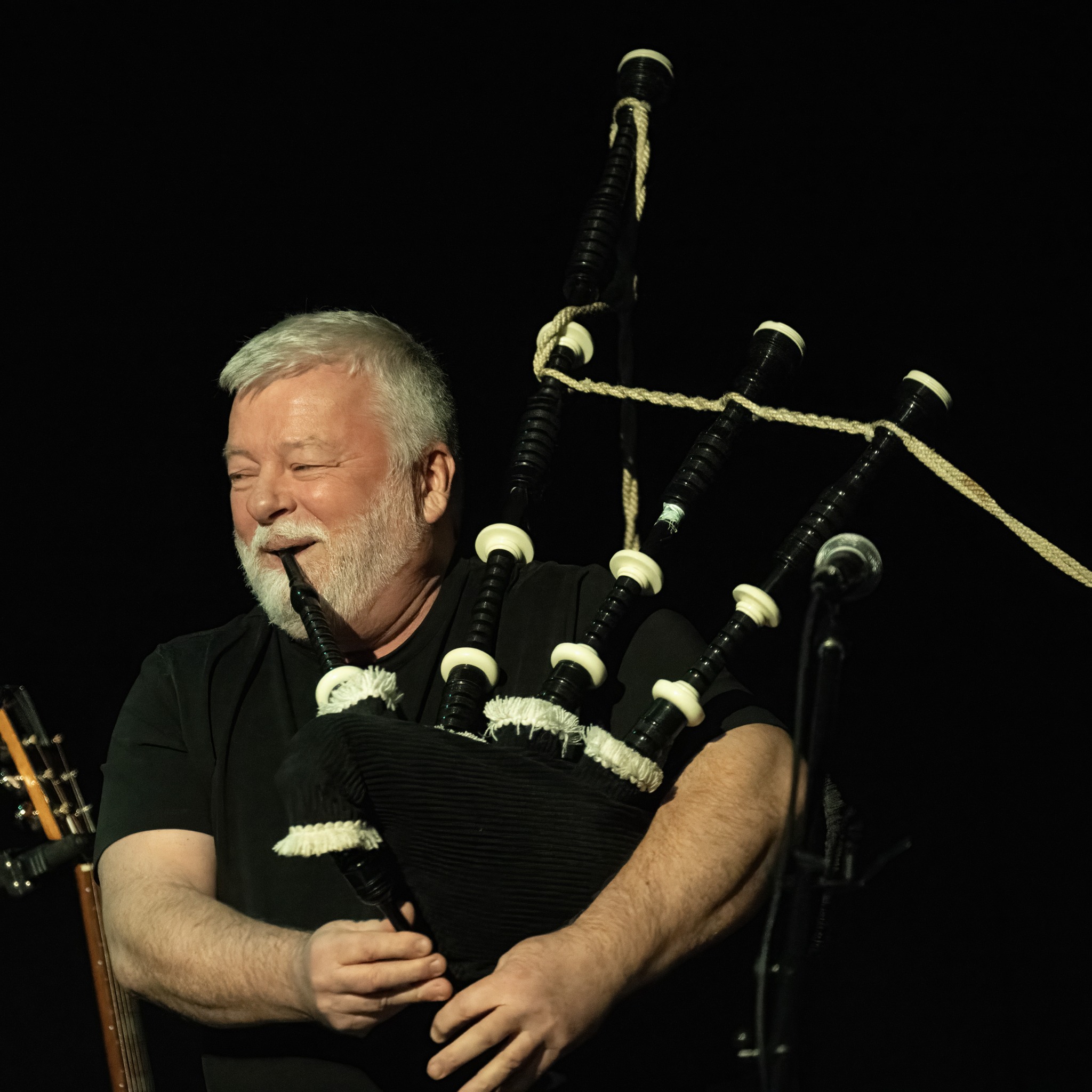 Gordon Cormier performing live on the bagpipes